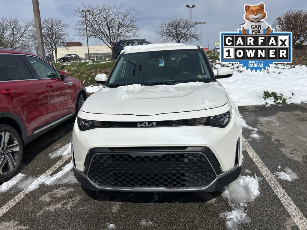 Used 2023 Kia Soul LX image 2