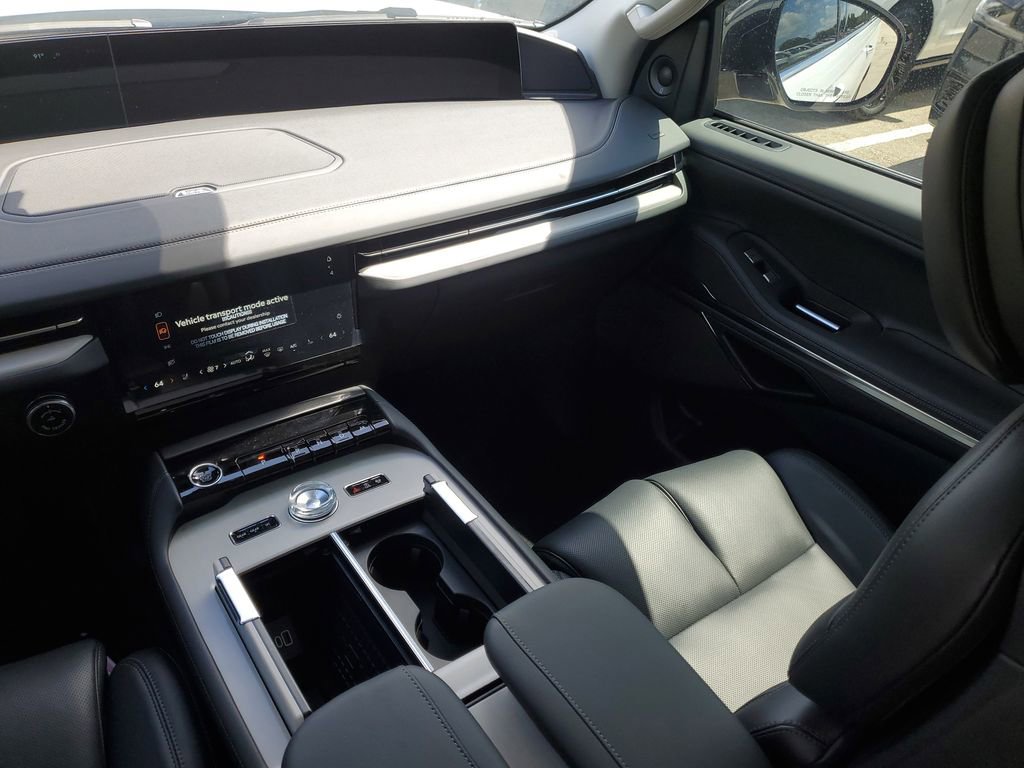 New 2026 Lincoln Navigator L Premier AWD/4WD image 18
