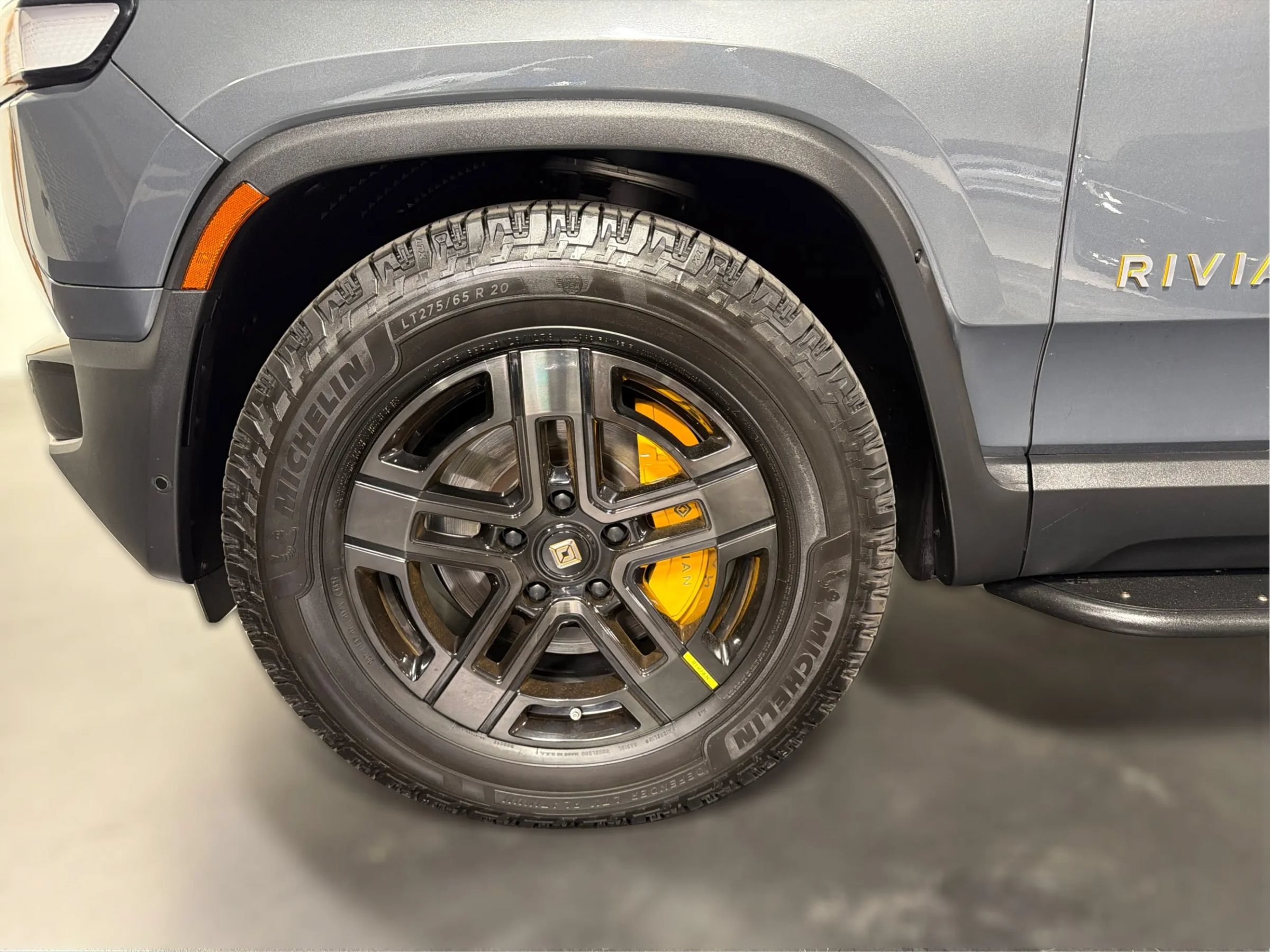 Used 2023 Rivian R1S Adventure AWD/4WD image 20
