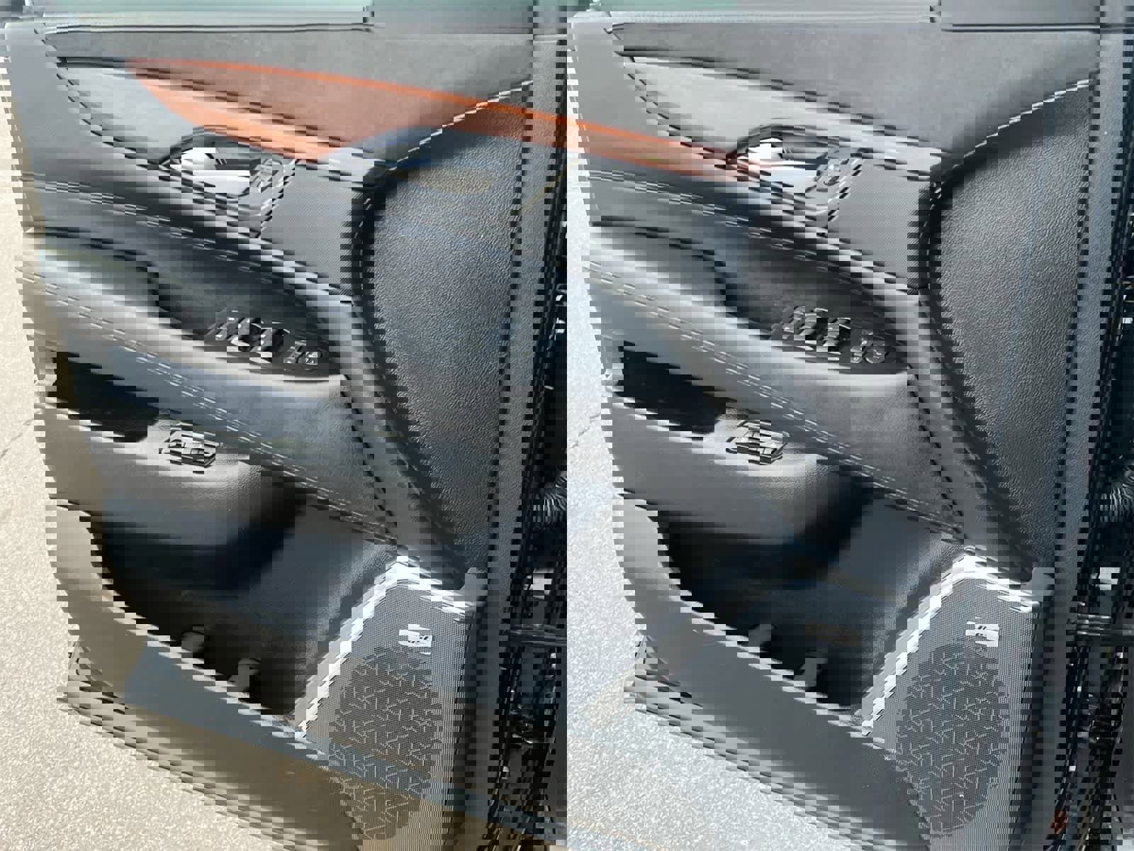 Used 2016 Cadillac Escalade Premium image 29