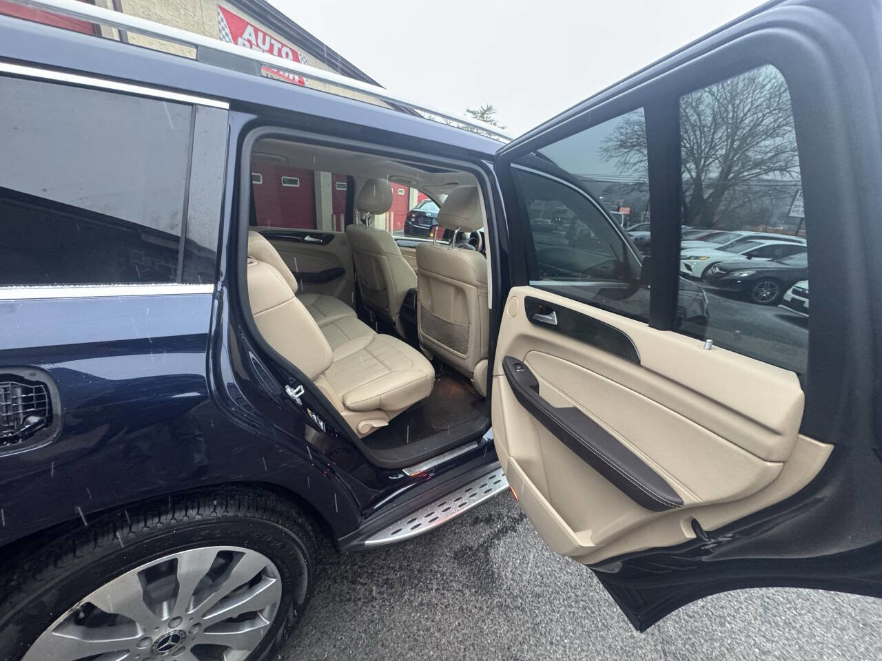 Used 2017 Mercedes-Benz GLS 450 4MATIC image 22