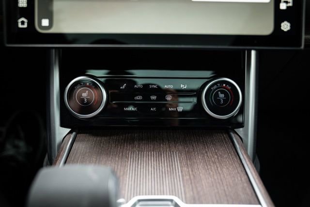 Used 2023 Land Rover Range Rover Long Wheelbase Autobiography image 40