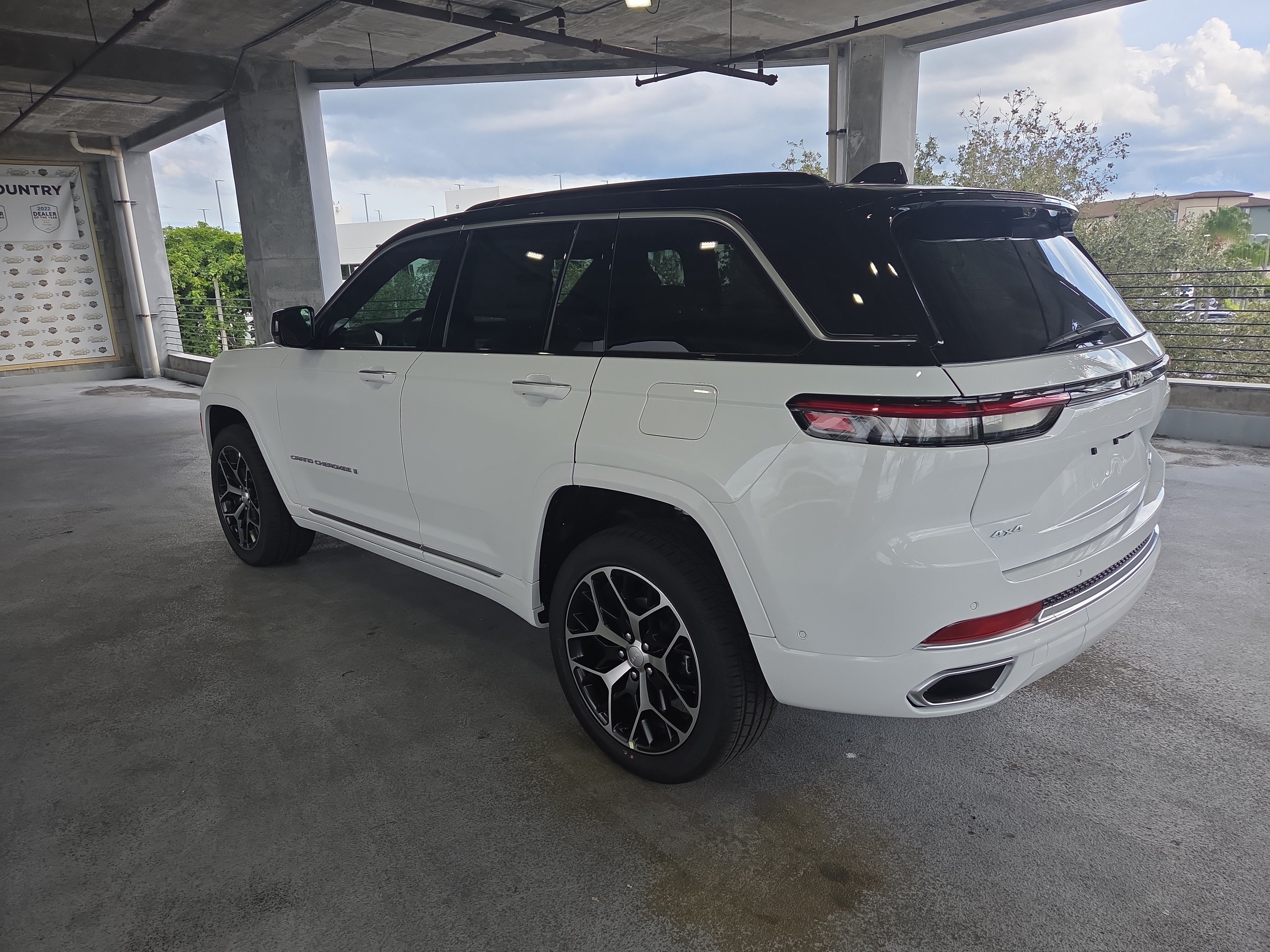 New 2025 Jeep Grand Cherokee Summit AWD/4WD image 7