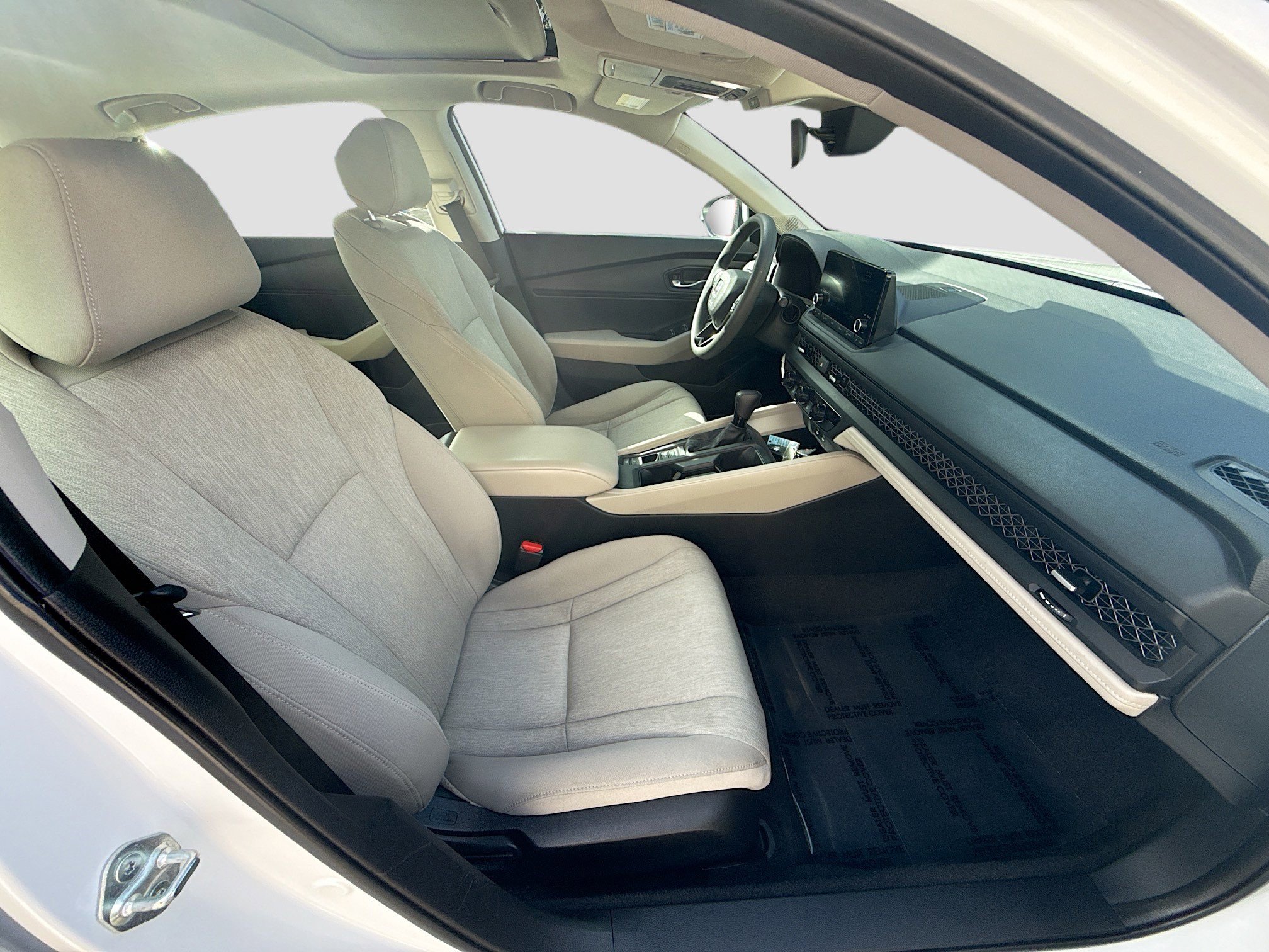 Used 2023 Honda Accord EX image 31