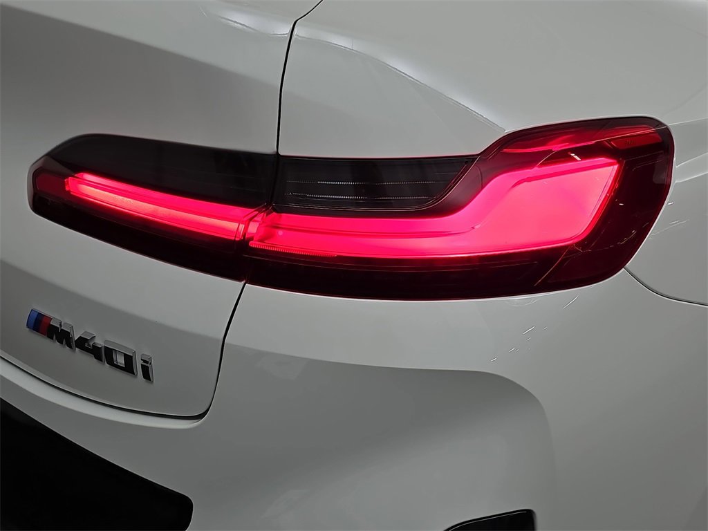 Used 2025 BMW X4 M40i w/ Premium Package image 35