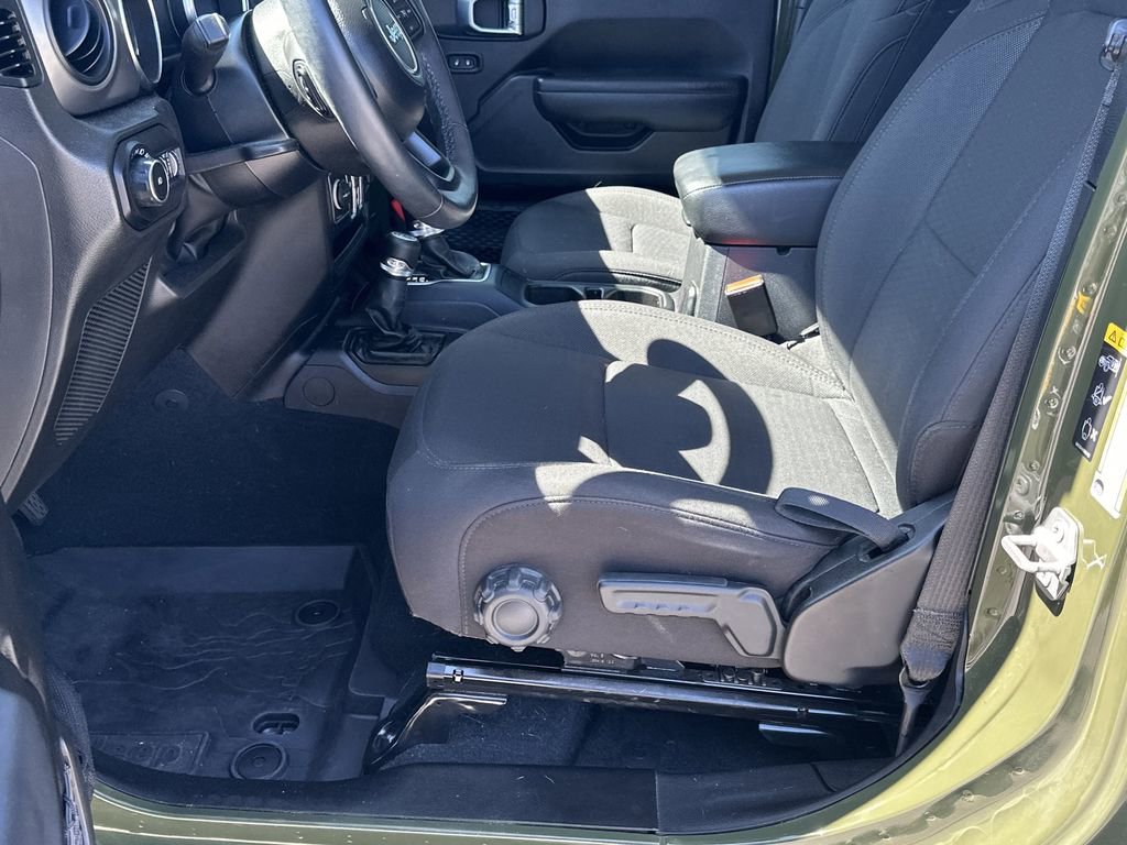 Used 2022 Jeep Wrangler Unlimited Sport AWD/4WD image 9
