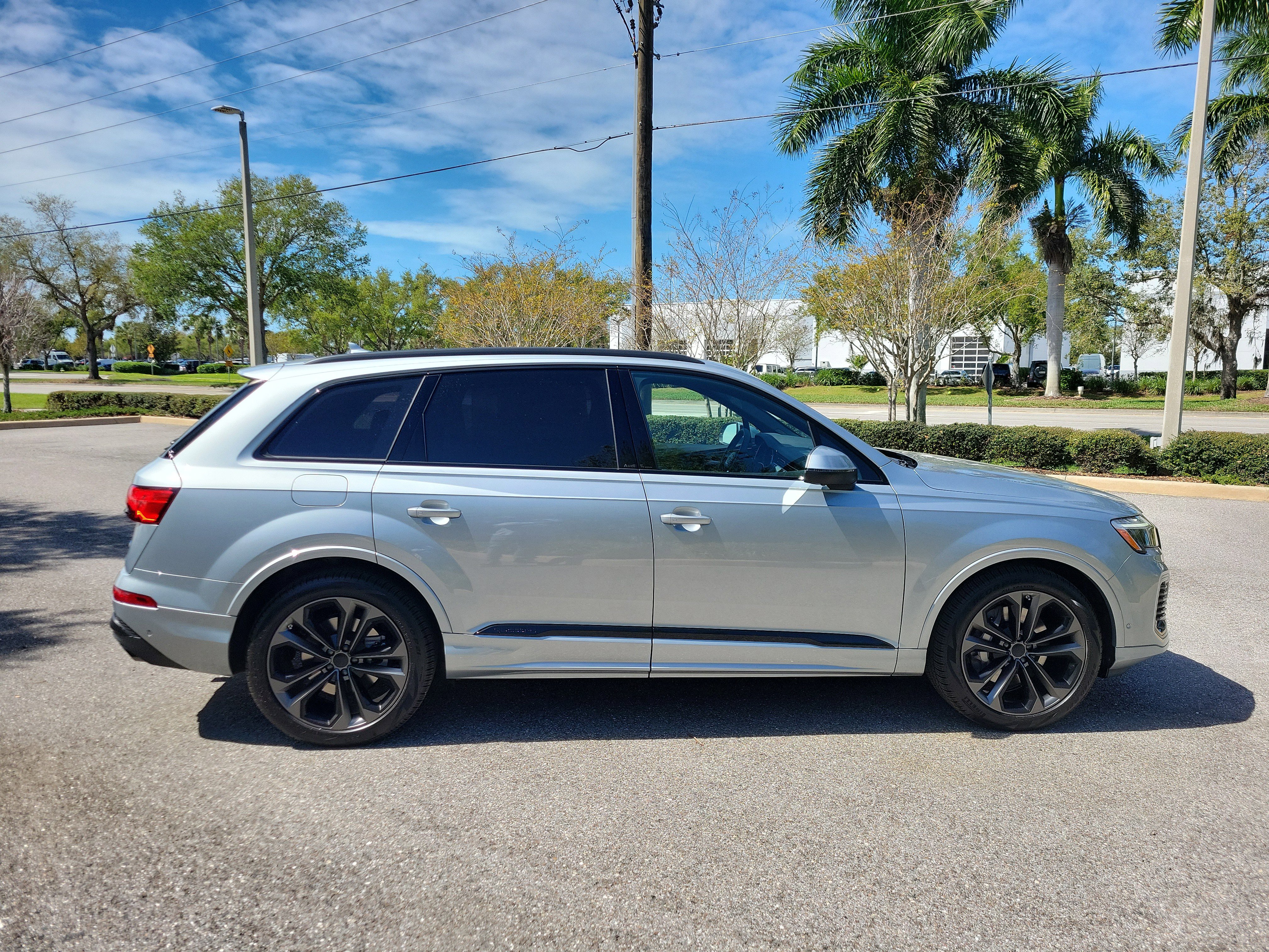 New 2026 Audi Q7 Premium Plus image 3