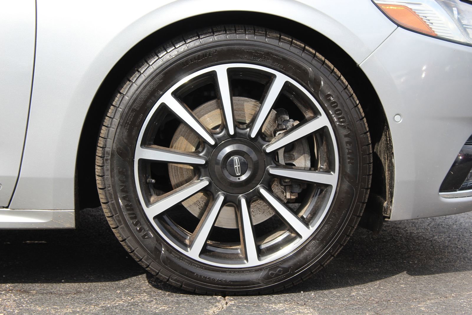 Used 2020 Lincoln Continental Reserve image 24