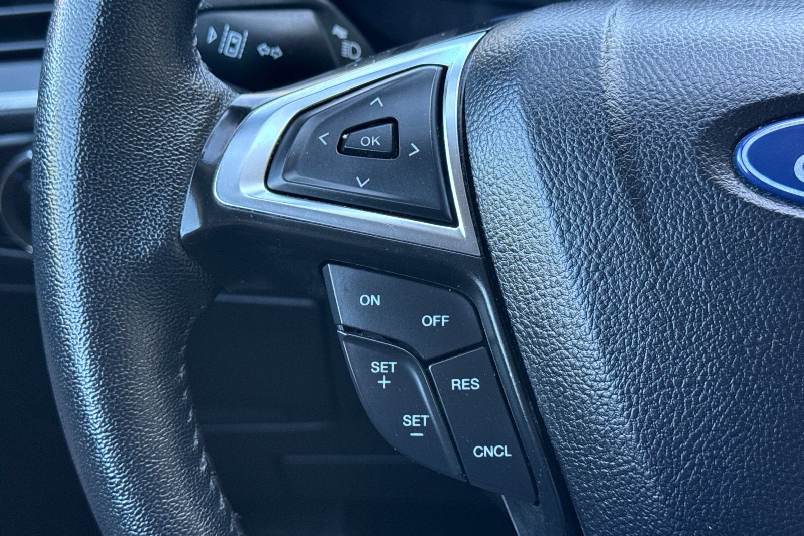 Used 2024 Ford Edge SEL AWD/4WD image 36