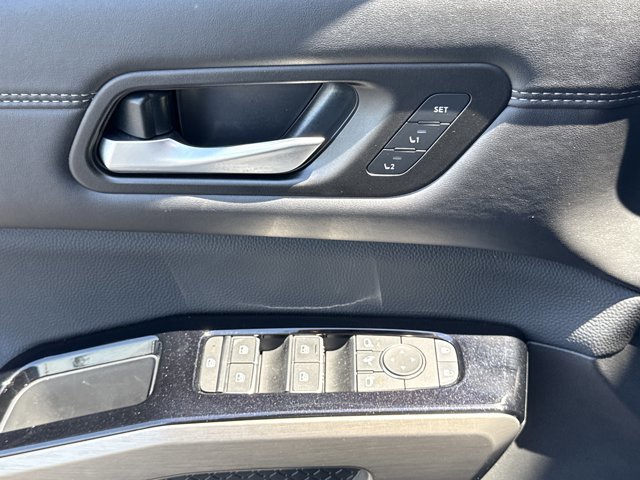 Certified 2025 Nissan Pathfinder Platinum w/ Cargo Package FWD image 20