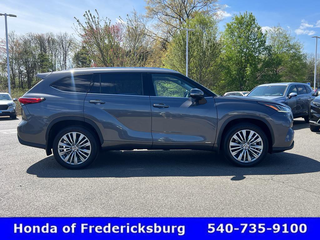 Used 2022 Toyota Highlander Platinum AWD/4WD image 9