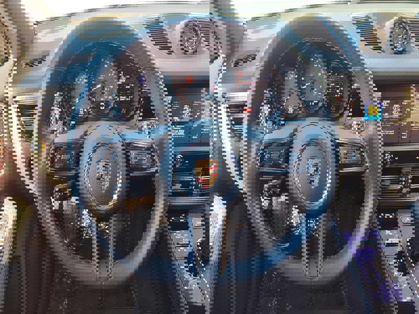 Used 2022 Porsche Macan image 14