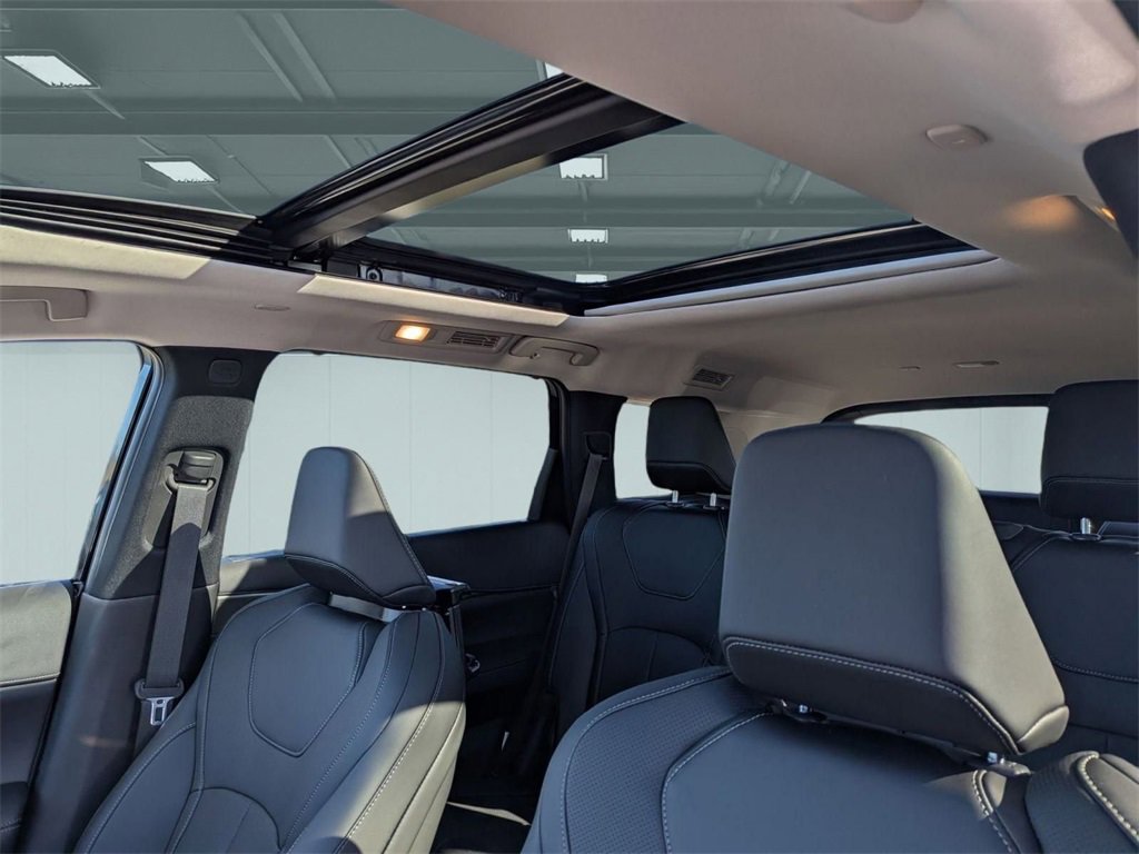 New 2026 INFINITI QX60 Luxe w/ Family Package image 12