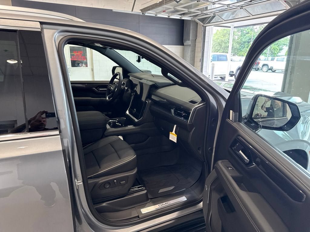 New 2026 GMC Yukon XL Elevation w/ Elevation Premium Package AWD/4WD image 12