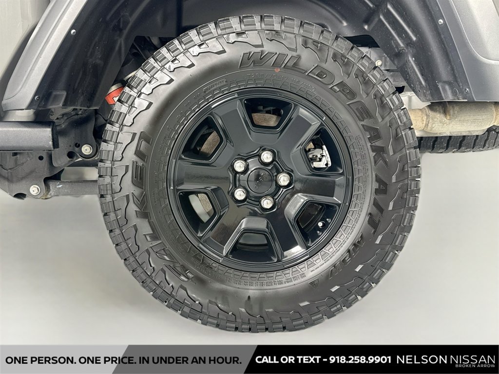 Used 2023 Jeep Gladiator Mojave w/ Cold Weather Group AWD/4WD image 30