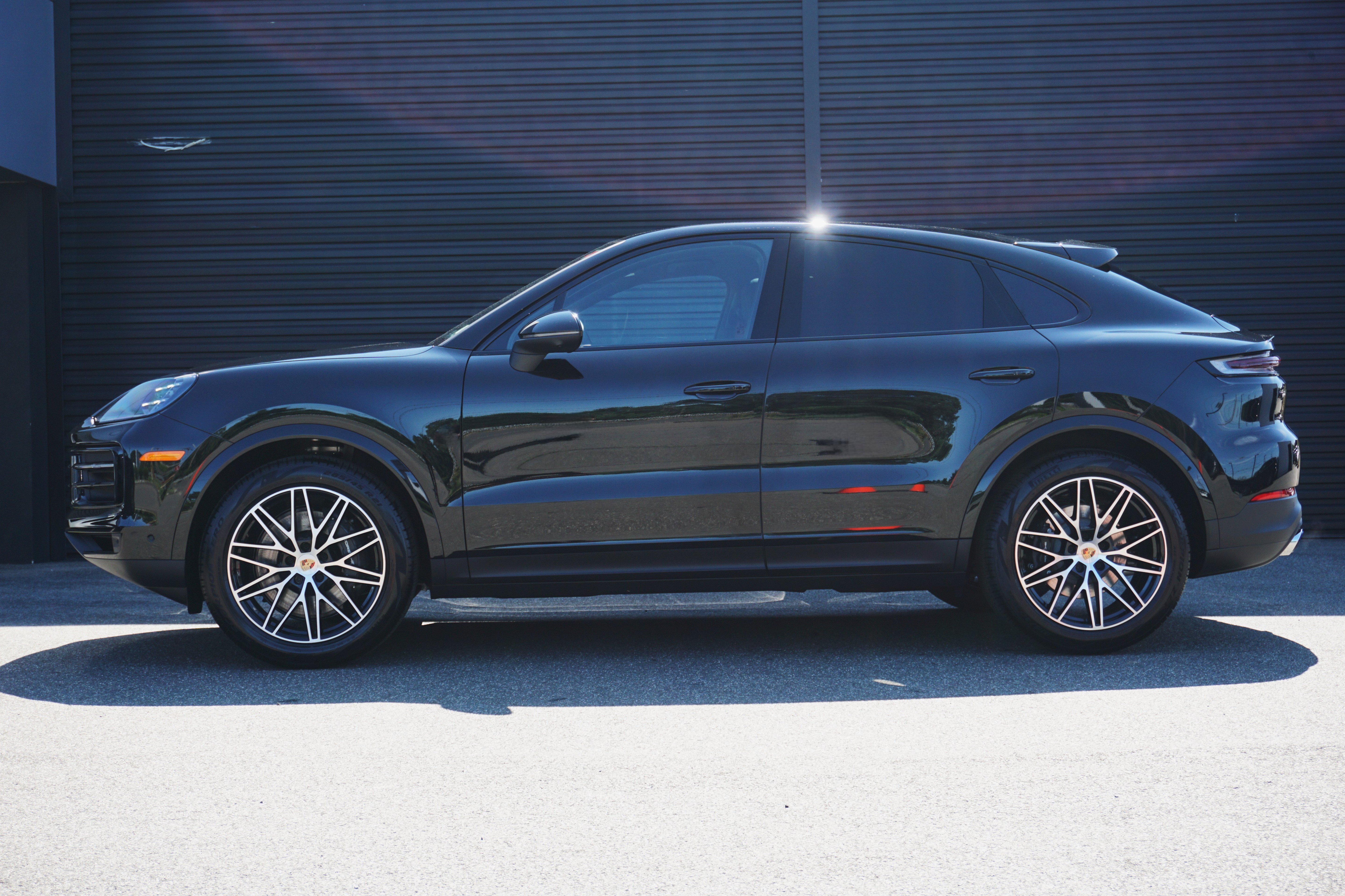 New 2026 Porsche Cayenne Coupe AWD/4WD image 2
