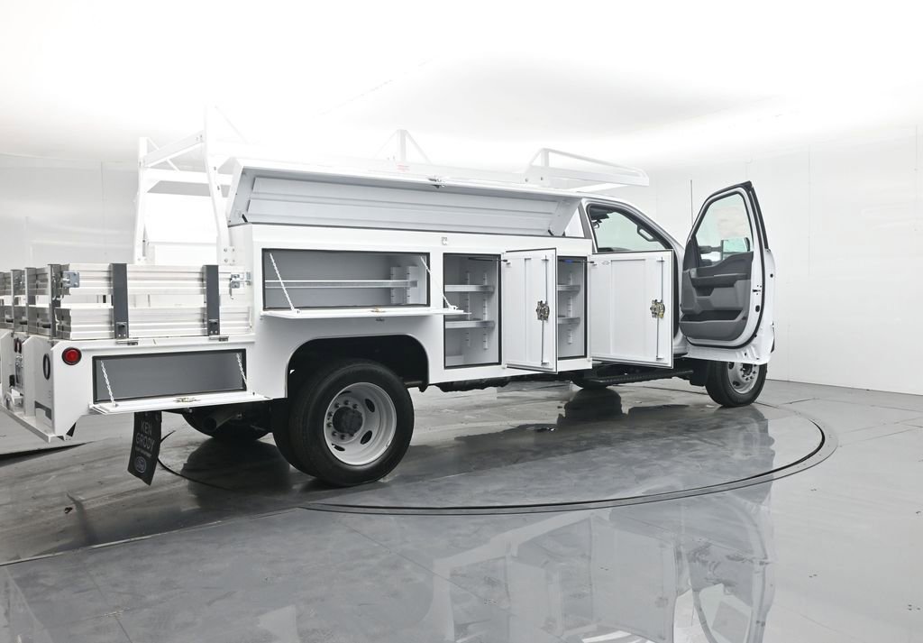 New 2025 Ford F450 XL w/ XL Chrome Package image 5