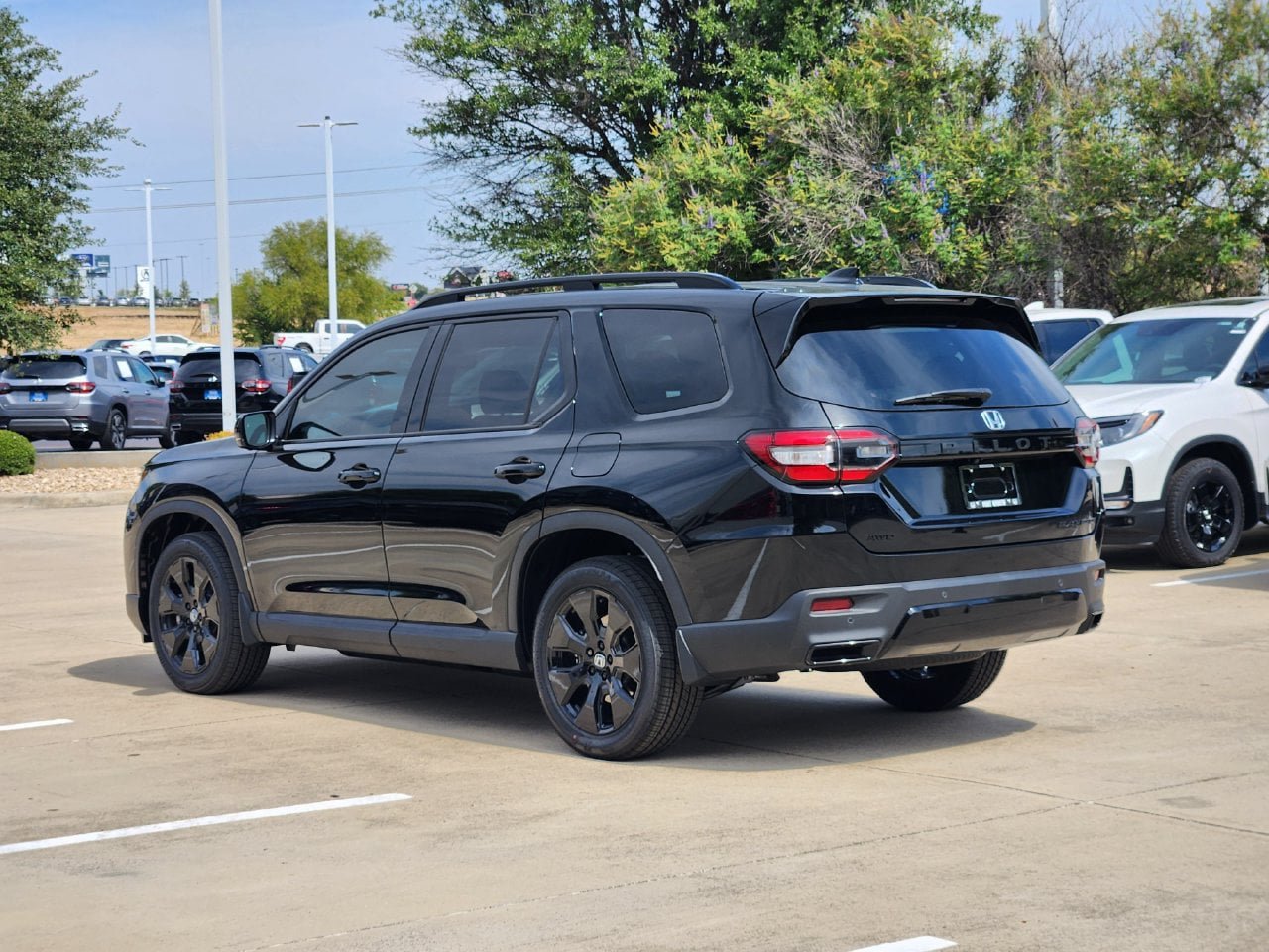 New 2026 Honda Pilot Black Edition image 4