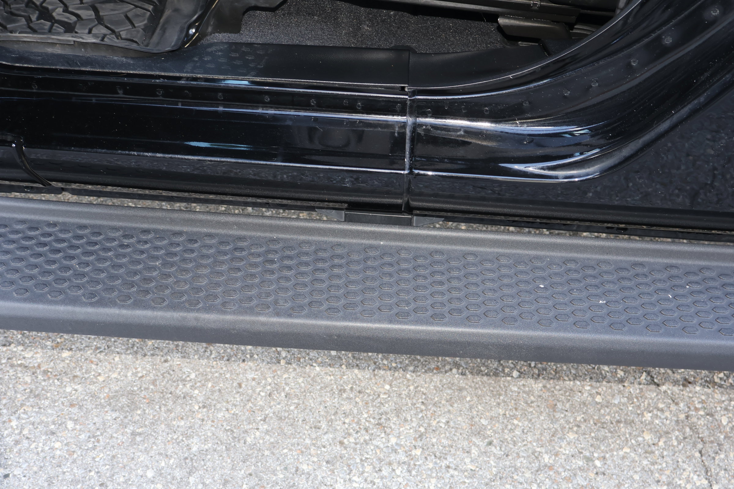 Used 2023 Jeep Wrangler Sahara w/ Cold Weather Group image 14