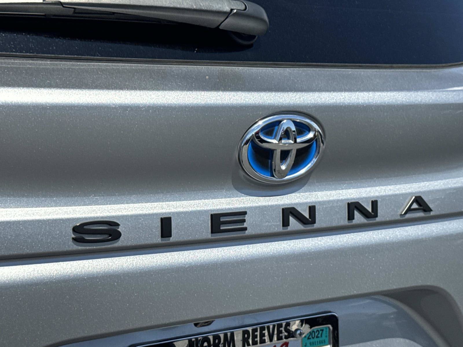 Used 2022 Toyota Sienna XLE FWD image 30