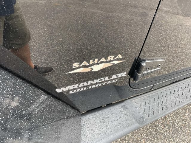 Used 2015 Jeep Wrangler Unlimited Sahara w/ Connectivity Group AWD/4WD image 13