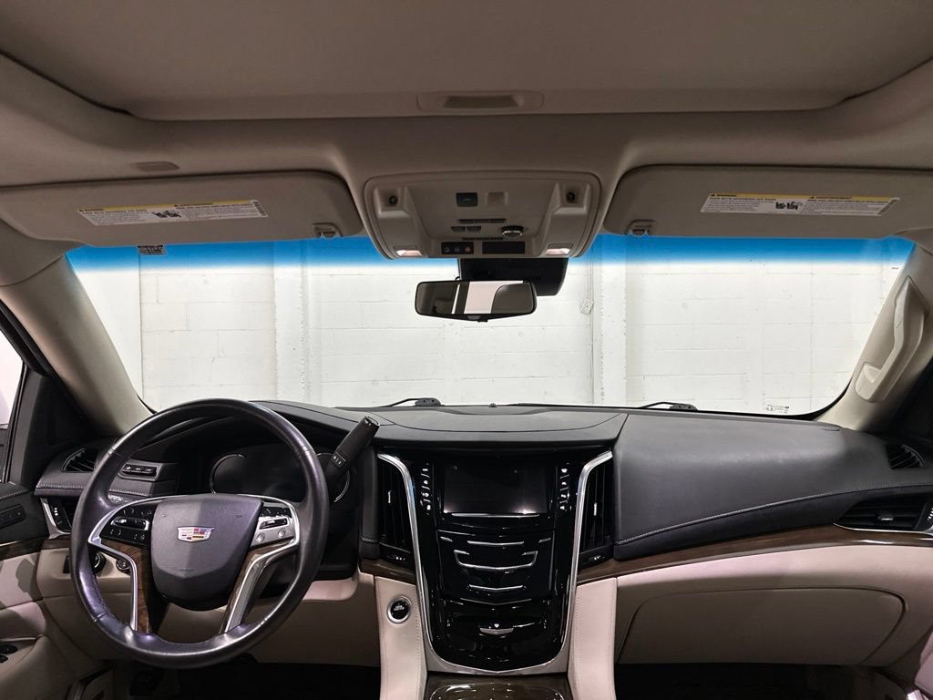 Used 2019 Cadillac Escalade Luxury AWD/4WD image 59