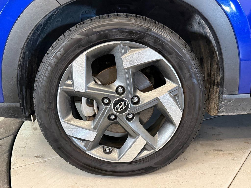 Used 2023 Hyundai Venue SEL FWD image 25