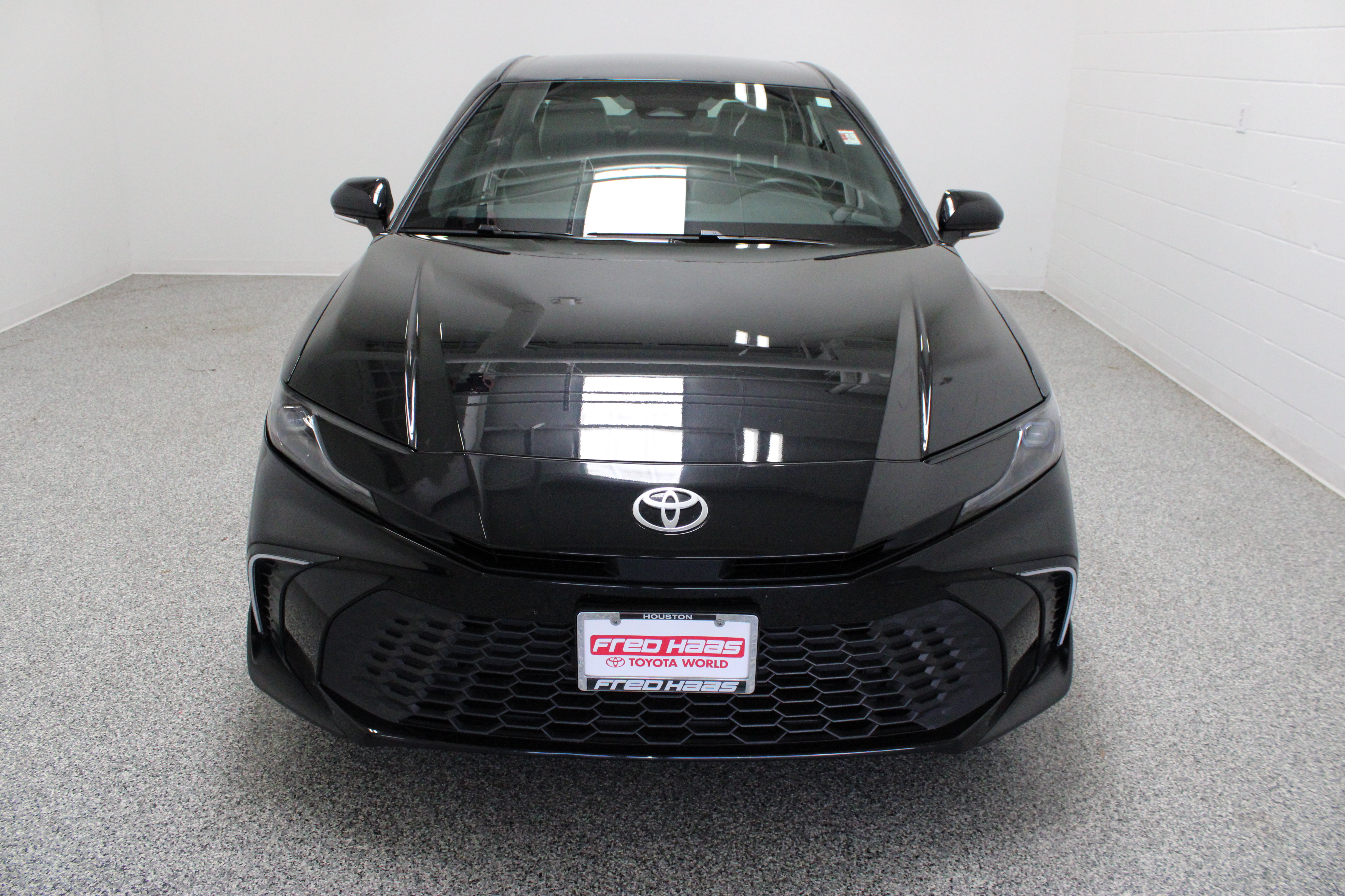Used 2026 Toyota Camry SE w/ Convenience Package FWD image 3