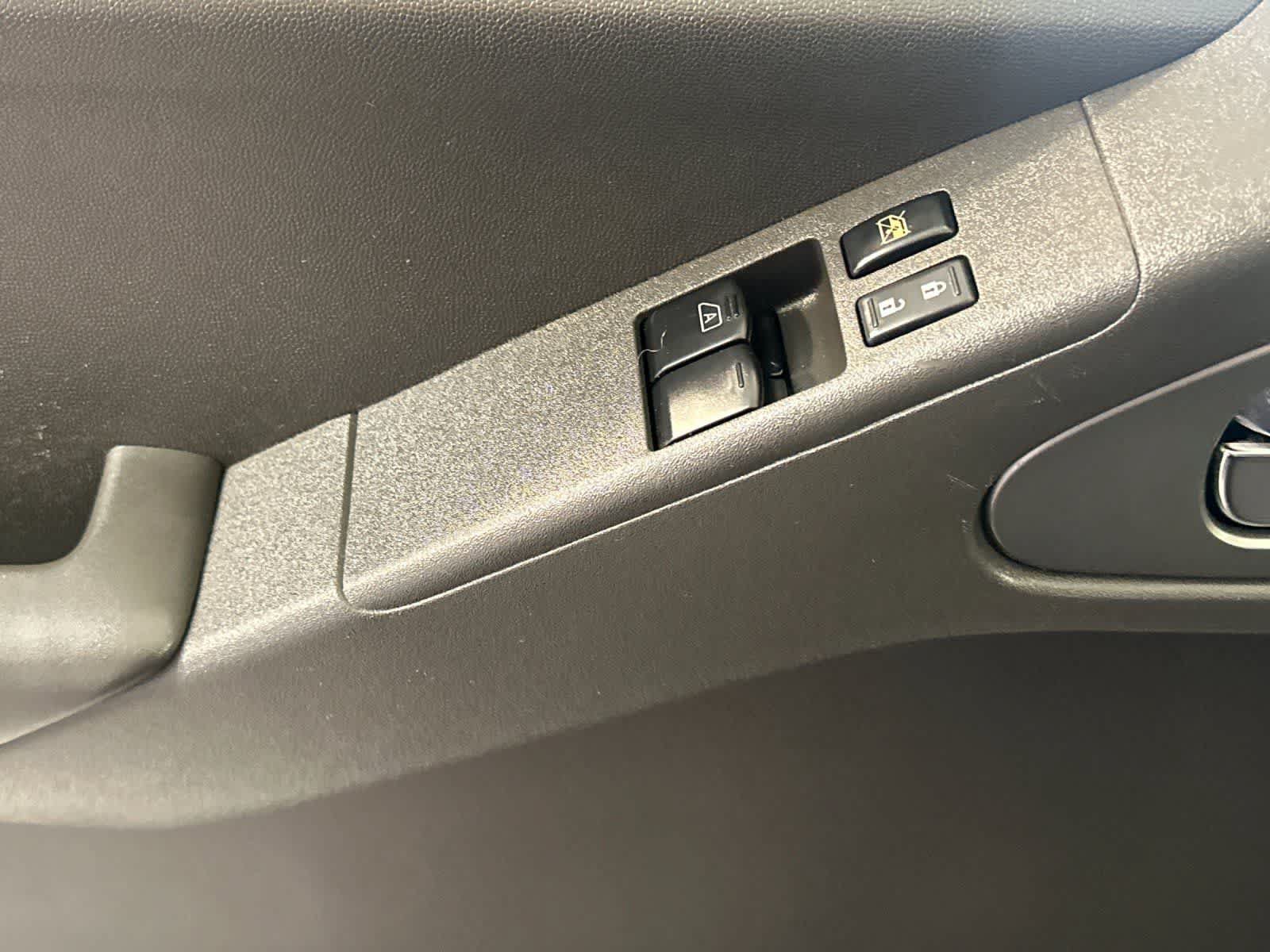 Used 2012 Nissan Frontier SV RWD image 13