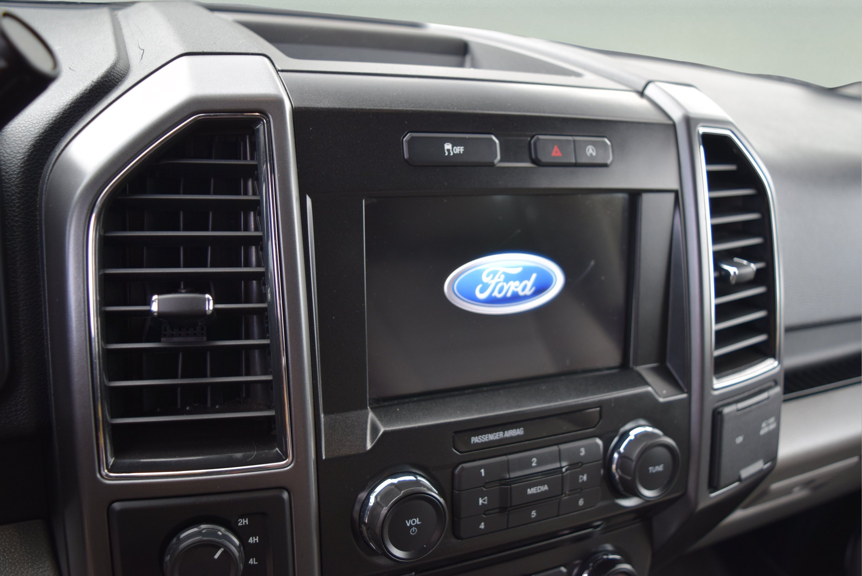 Used 2017 Ford F150 XLT w/ Equipment Group 302A Luxury AWD/4WD image 15