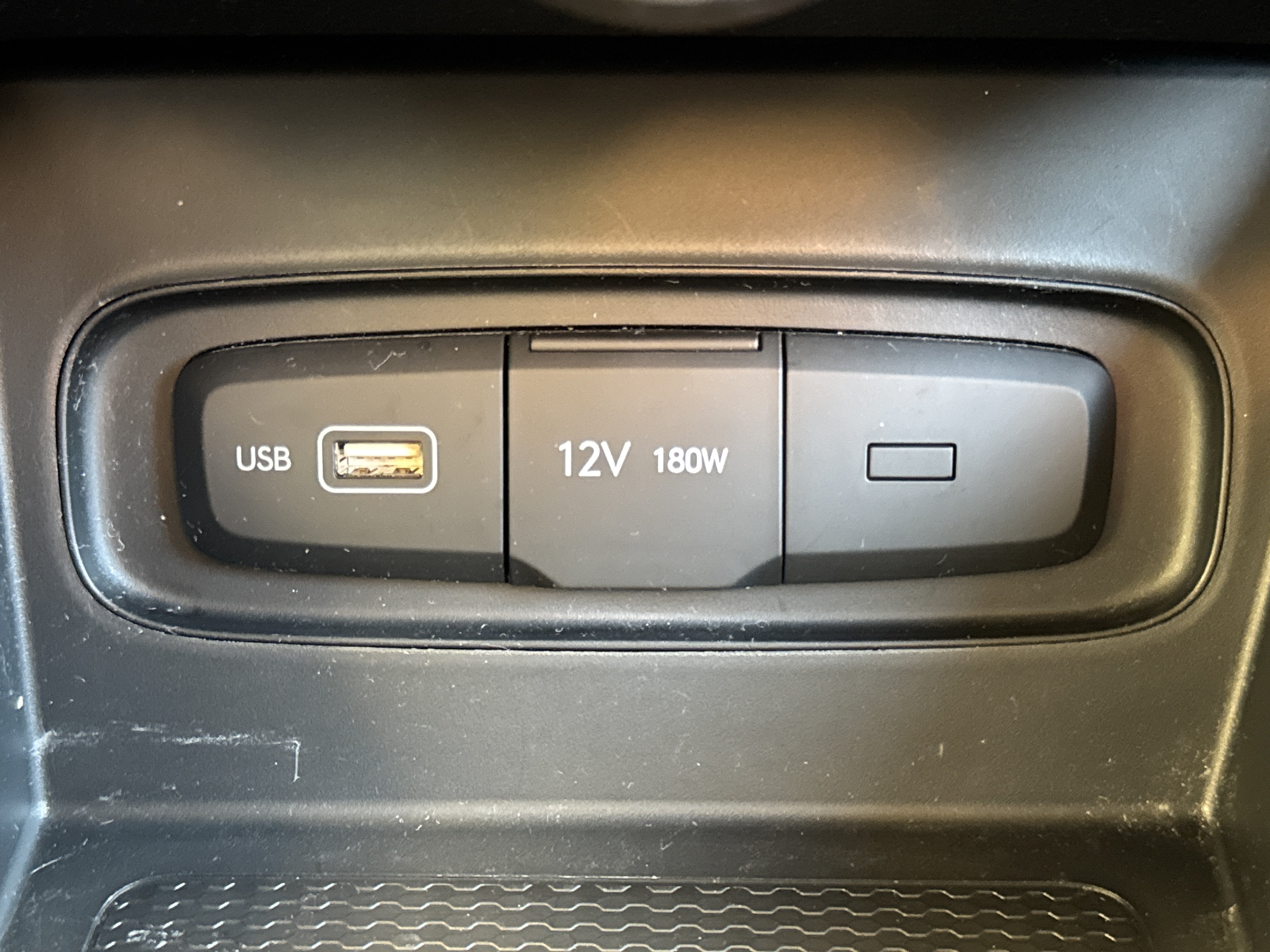 Used 2022 Hyundai Venue SE FWD image 14