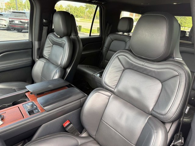 Certified 2023 Lincoln Navigator Reserve AWD/4WD image 14