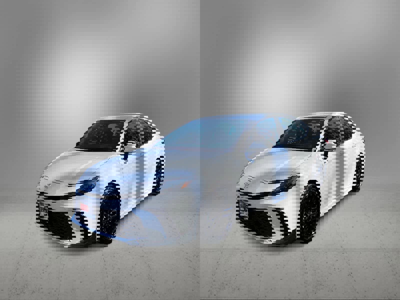 Used 2025 Toyota Camry SE image 4