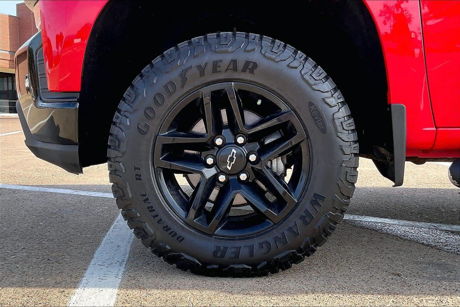 Used 2021 Chevrolet Silverado 1500 LT Trail Boss w/ Convenience Package II AWD/4WD image 8