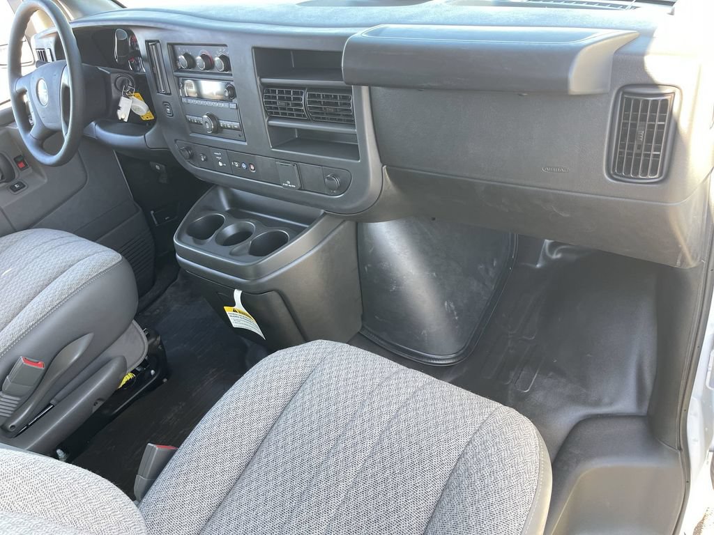 New 2025 GMC Savana 2500 Extended w/ Driver Convenience Package RWD image 27