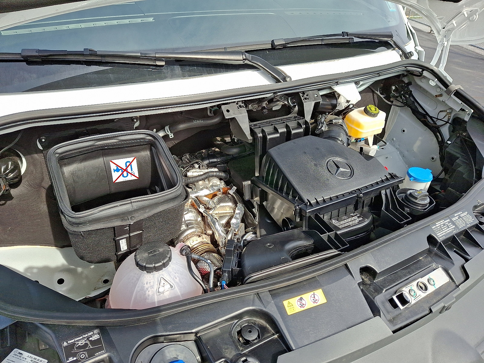 Used 2024 Mercedes-Benz Sprinter 144 Cargo image 28