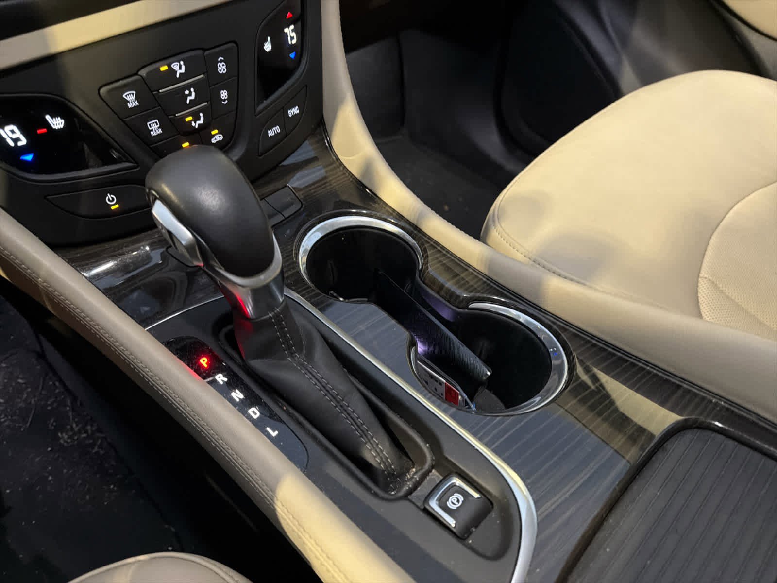 Used 2019 Buick Envision Essence image 63