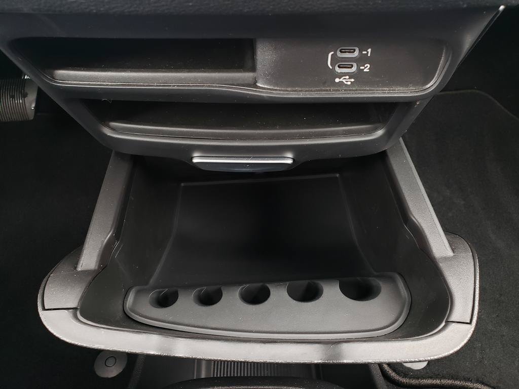 New 2026 Chrysler Pacifica Select AWD/4WD image 18