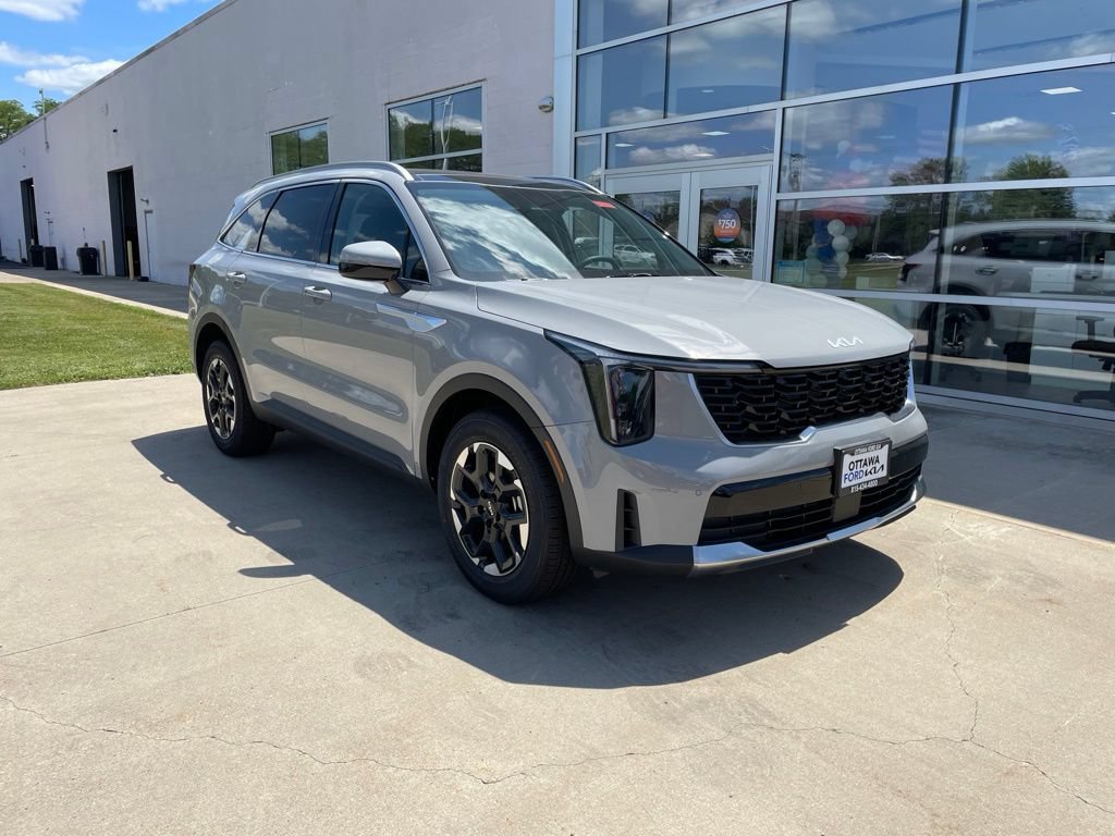 New 2026 Kia Sorento S w/ S Panoramic Sunroof Package