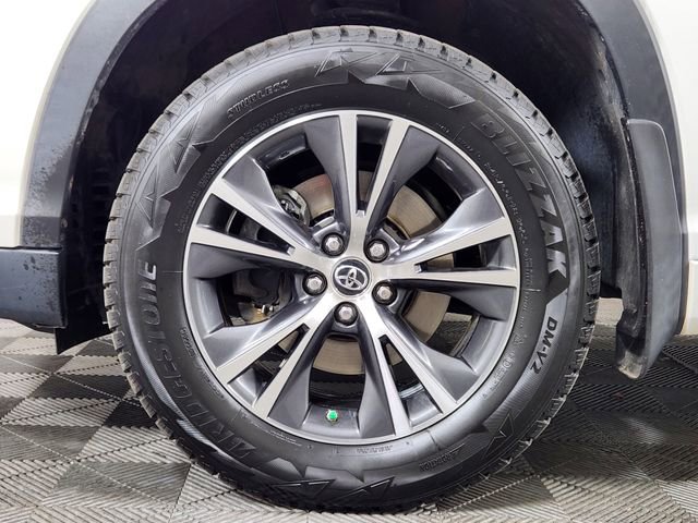 Used 2016 Toyota Highlander XLE AWD/4WD image 10