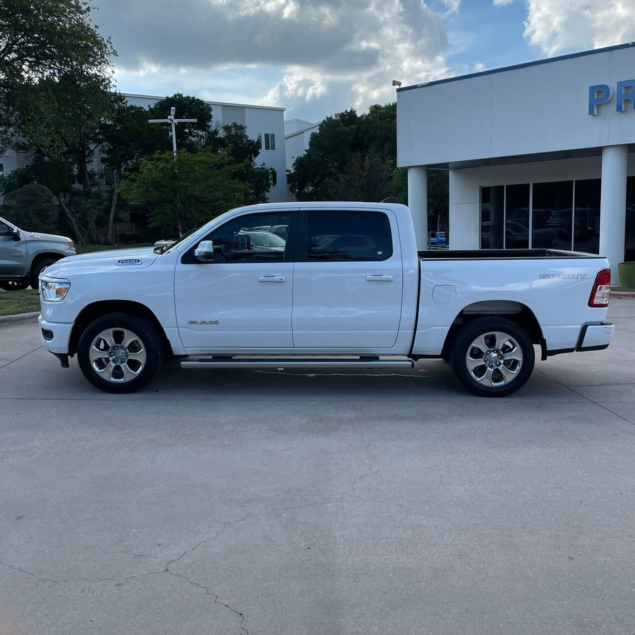 Used 2023 RAM 1500 Lone Star AWD/4WD image 3