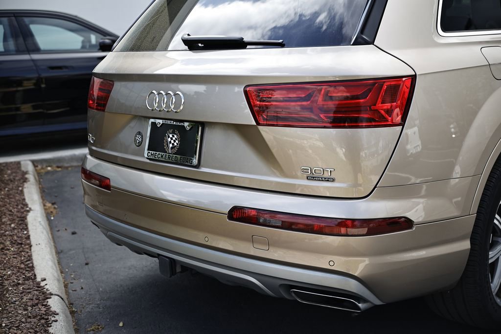 Used 2018 Audi Q7 3.0T Prestige image 9