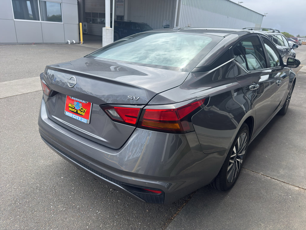 Used 2024 Nissan Altima 2.5 SV FWD image 13