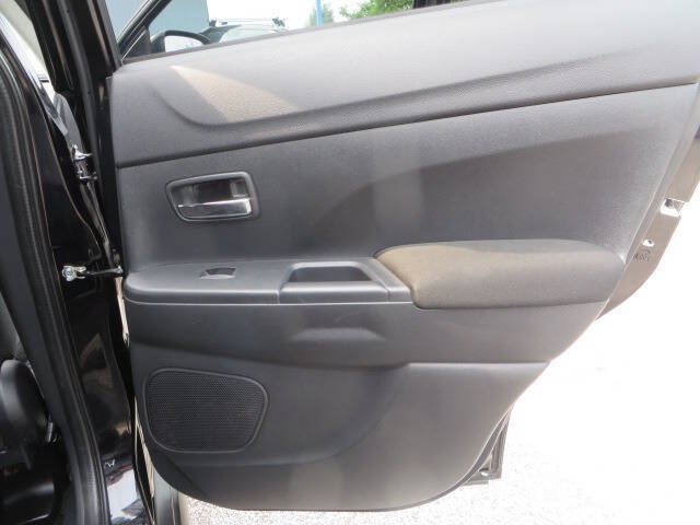 Used 2018 Mitsubishi Outlander Sport ES AWD/4WD image 11