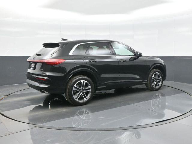 Certified 2025 Audi Q5 Premium w/ Convenience Package image 7