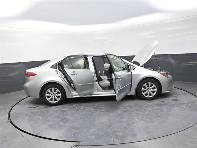 Used 2022 Toyota Corolla LE image 42