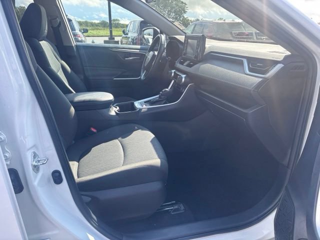 Used 2022 Toyota RAV4 XLE w/ XLE Grade Weather Package AWD/4WD image 46