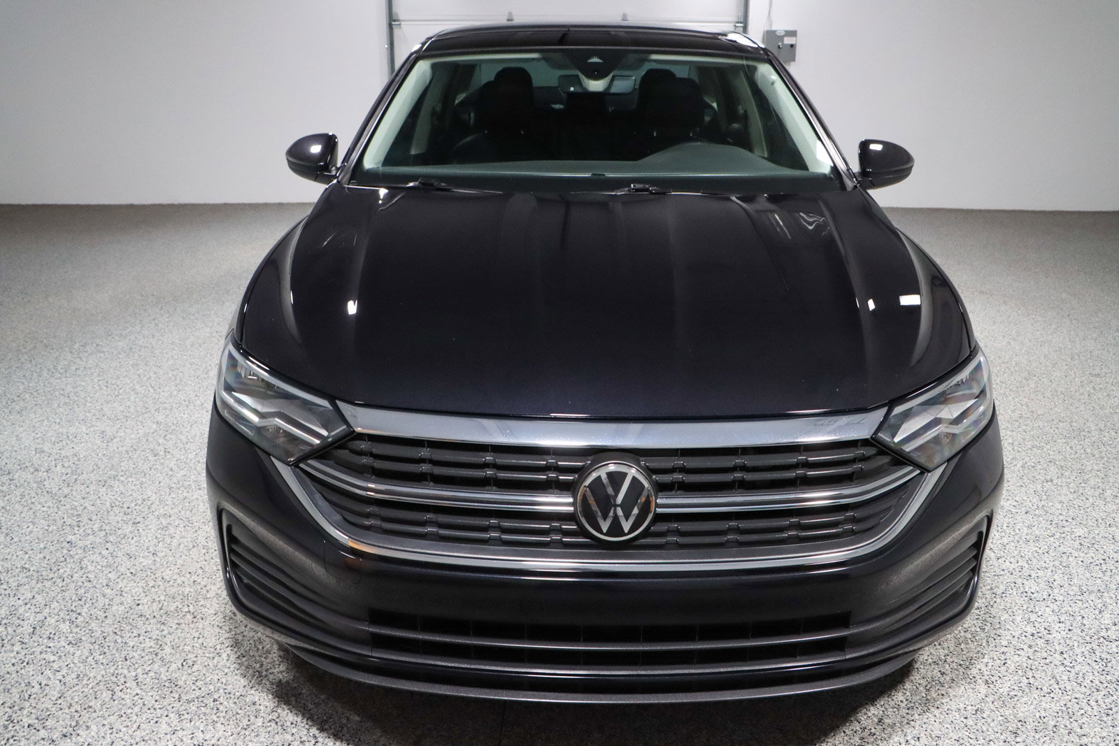 Used 2024 Volkswagen Jetta SE image 4