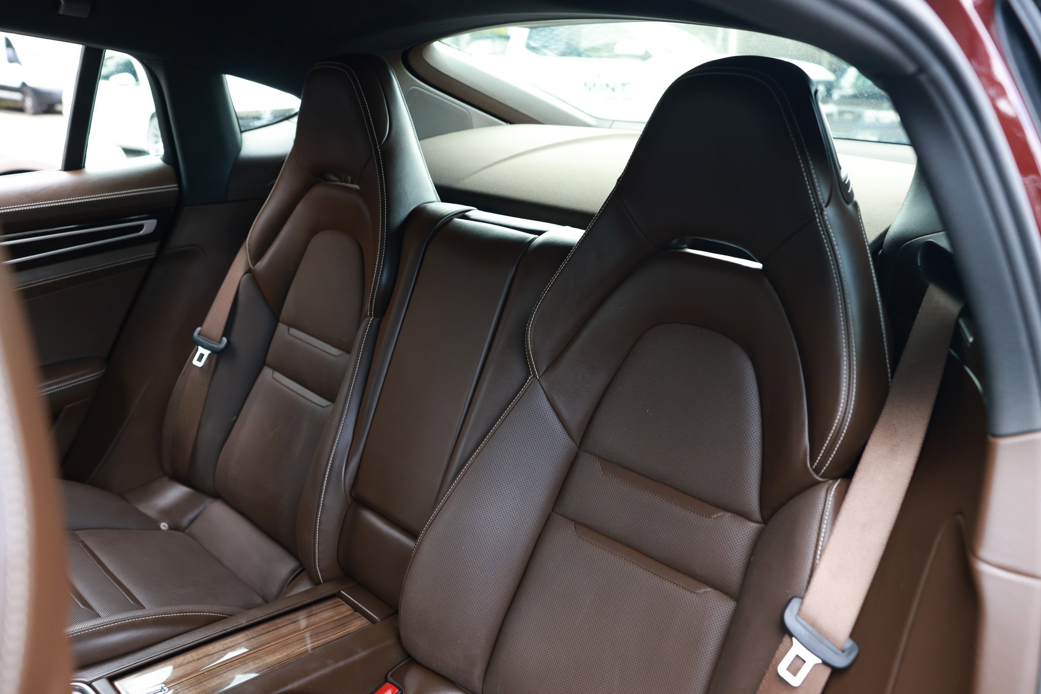 Used 2019 Porsche Panamera RWD image 12