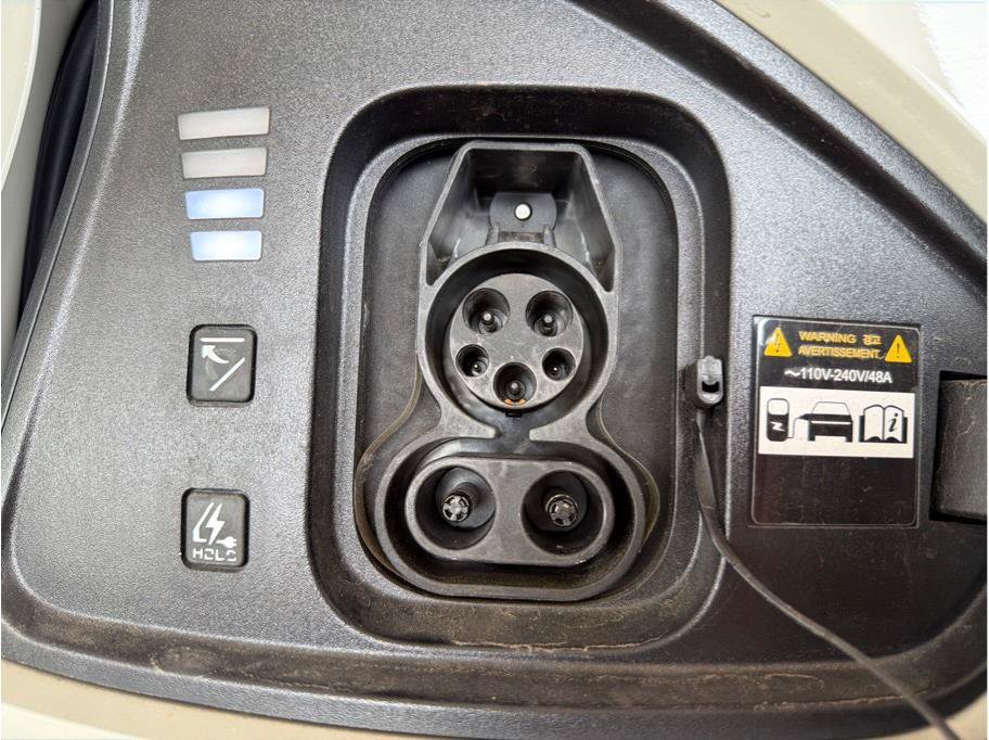 Used 2023 Kia EV6 Wind AWD/4WD image 35